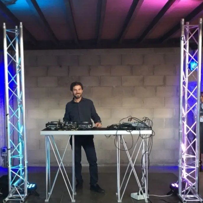 DJ