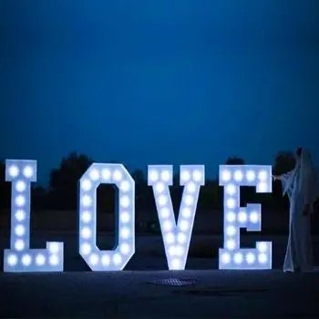 Light-up LOVE letters