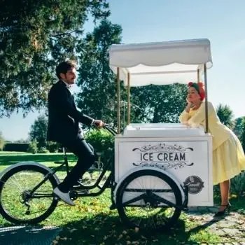 Ice-cream cart