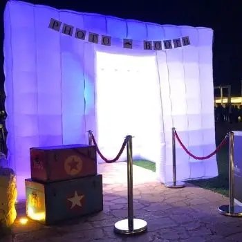 Photo-booth cabin