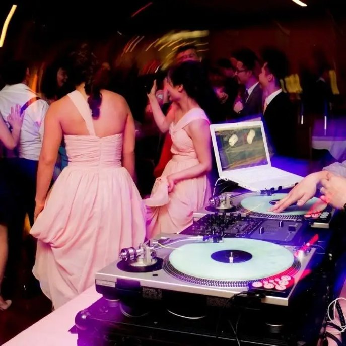 DJ